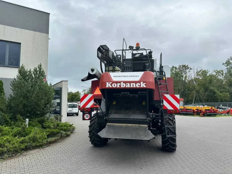 Kombajn Rostselmash Nova 330