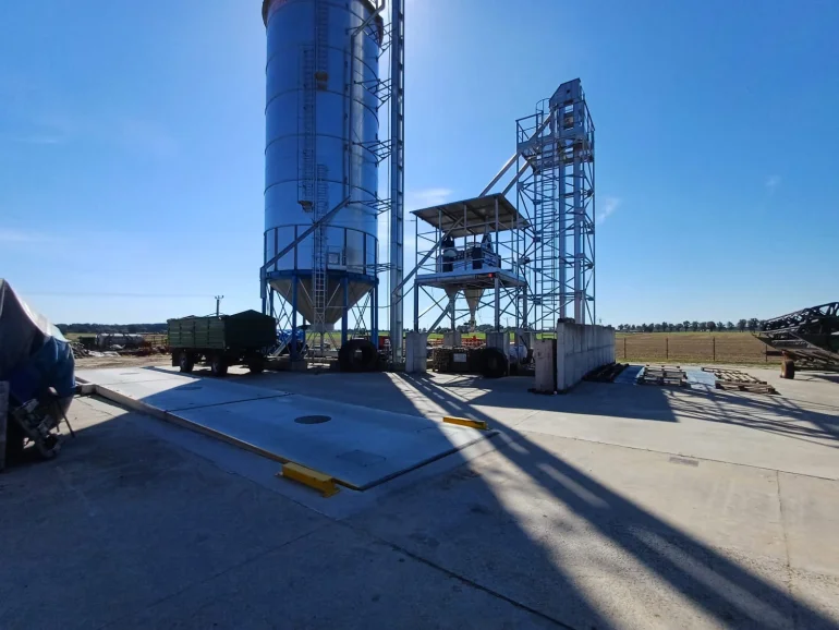 Fundament pod silos i wagę przejazdową