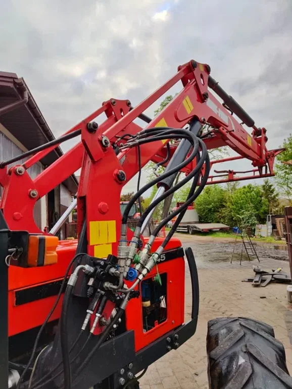 Ładowacz czołowy TUR Metal-Fach do ciągnika Zetor 7745 # 7245 itd.