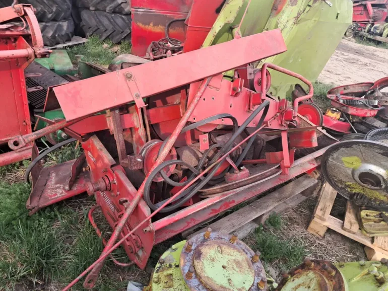 Sieczkarnia Massey Ferguson 487,506,rozdrabniacz słomy jak nowy części