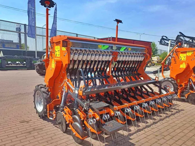 Talerzowy Siewnik Pony – 3m, pojemność 510l