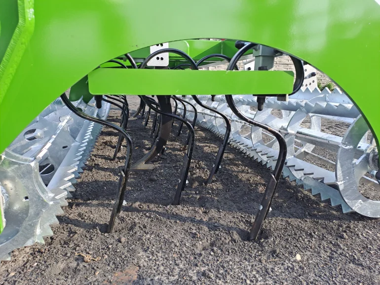 Agregat uprawowo-siewny