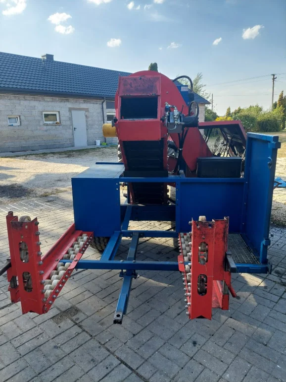 Kombajn do zbioru aronii ARONIC