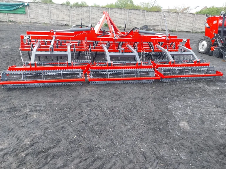 Agregat uprawowo przedsiewny
