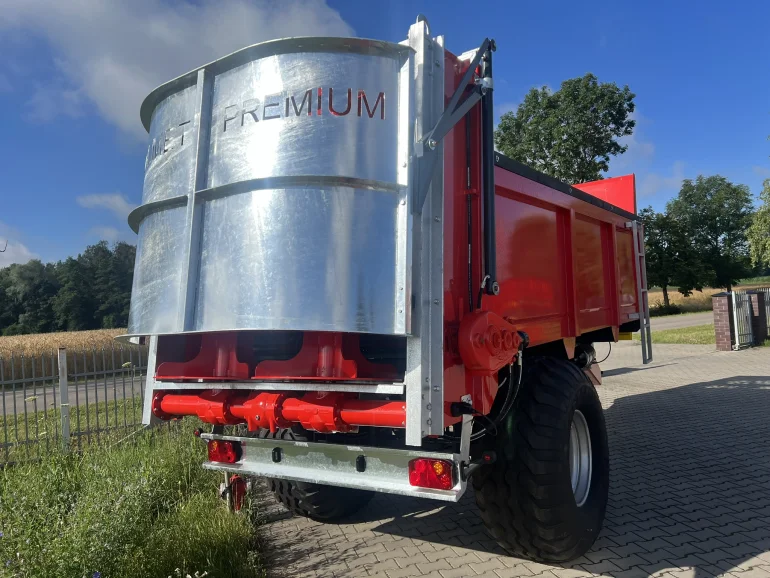 Jednoosiowy rozrzutnik obornika 8ton