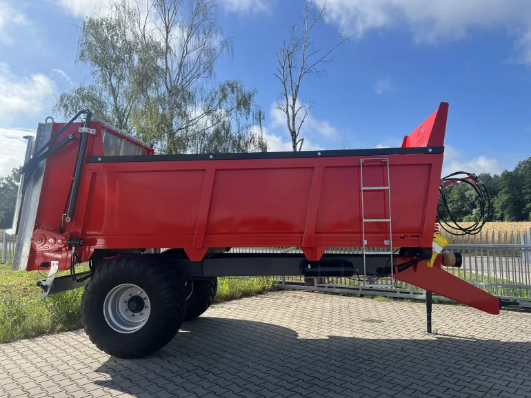 Jednoosiowy rozrzutnik obornika 8ton