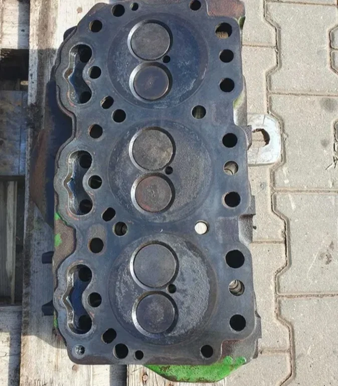 Głowica silnika John Deere 3 cylindrowego