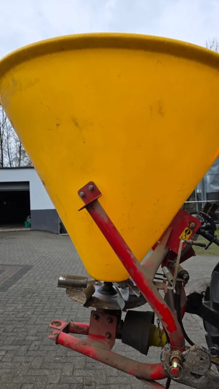 Rozsiewacz Nawozów lejek 500l hydrauliczne otwieranie