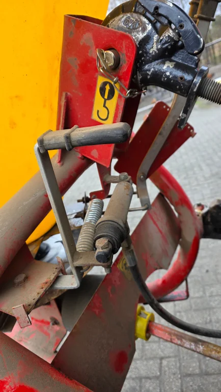 Rozsiewacz Nawozów lejek 500l hydrauliczne otwieranie