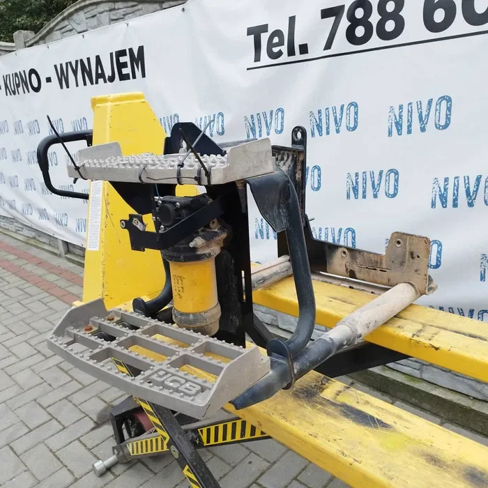JCB Stopnie pod zbiornik paliwa 3CX 4CX koparko ladowarka