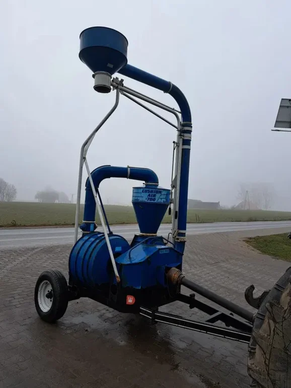 Dmuchawa ssąco tłocząca na ciagnik Kongskilde SUC 700