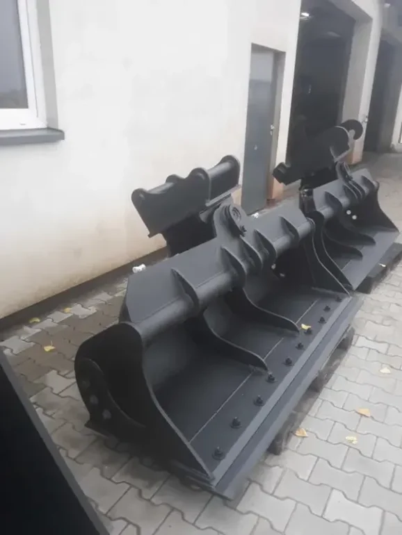 Łyżka skarpowa hydraulicznie 0.6m3