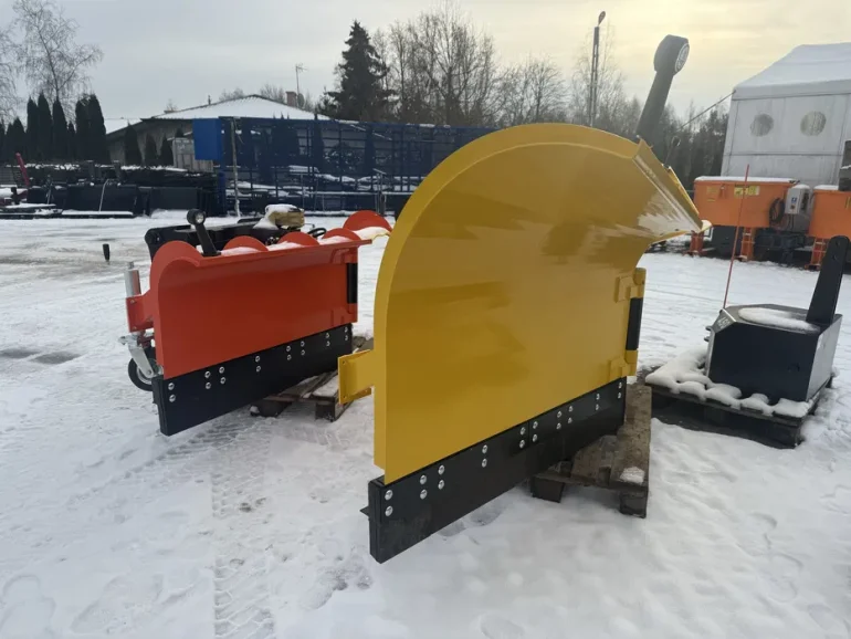 Pług do śniegu strzałka byk spych śnieżny lemiesz gumowy guma JCB