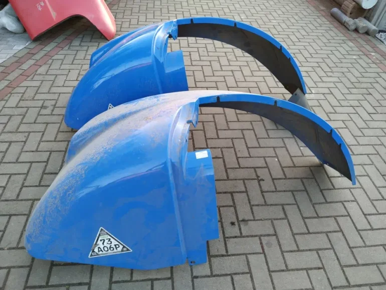 Blotnik lewy ciagnik New holland Case steyr CNH 4810.4081