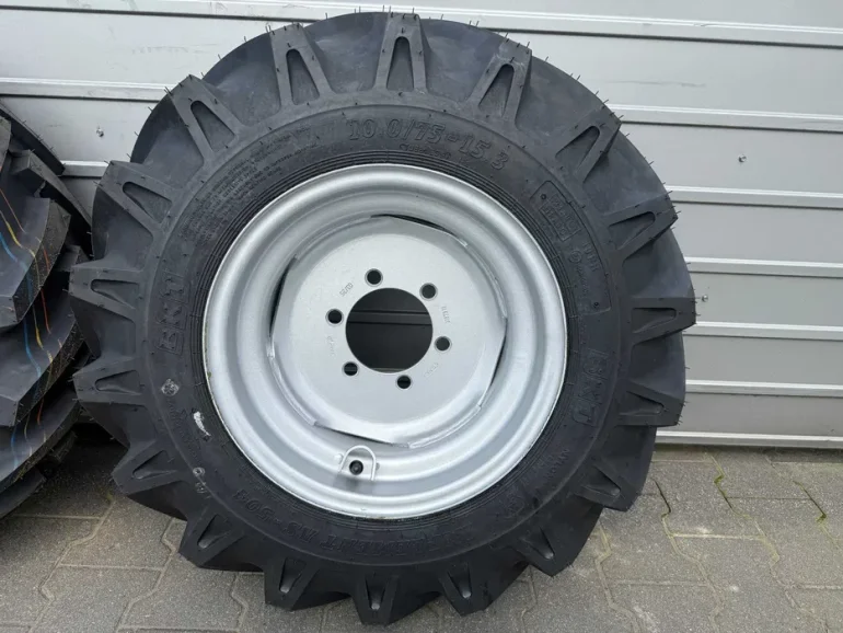 Komplet kół balonowych 10x15,3 jodełka URSUS C330 C360 nowe BKT