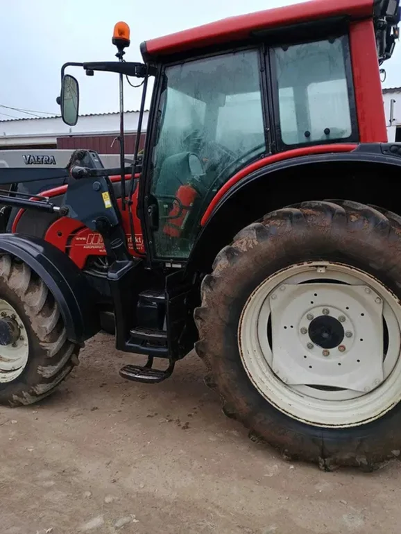 Ciągnik rolniczy VALTRA N111