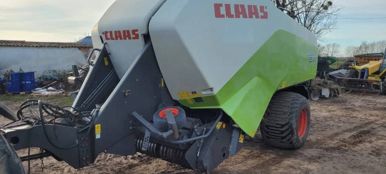 Prasa kostkująca Claas Quadrant 3200