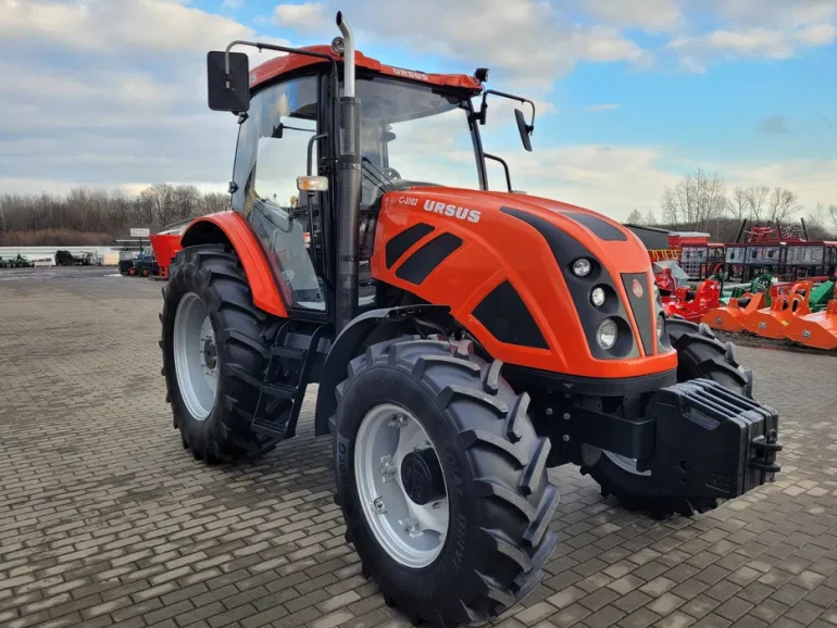 Ciągnik rolniczy Ursus C-3102