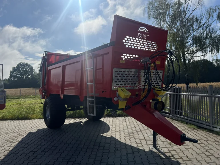 Jednoosiowy rozrzutnik obornika 8ton