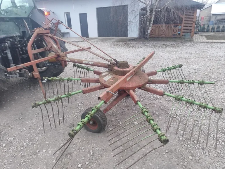 Zgrabiarka do siana Stoll r331