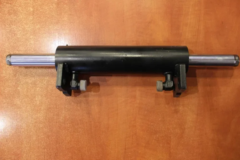 Cylinder siłownik hydrauliczny T-25 skok 2x80