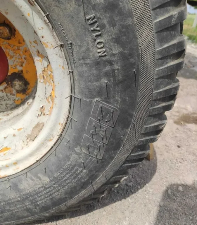 Koła 10.0/80-12 jak nowe BKT do kombajny Massey Ferguson opona felga