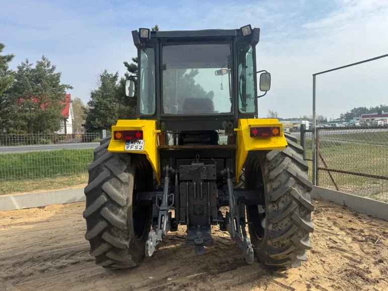 CIĄGNIK ROLNICZY  Renault R7674