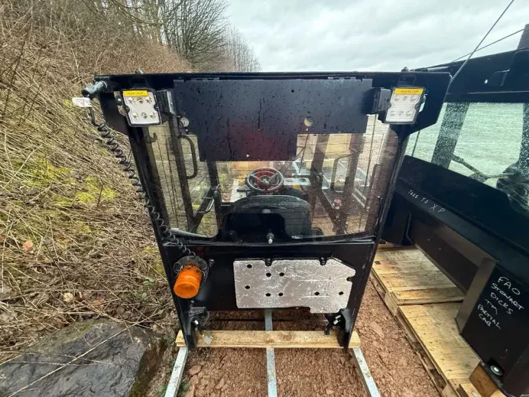 Kabina ładowarka JCB 403 Nowa