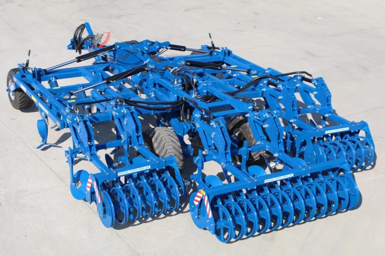 Wielofunkcyjny kultywator uprawowy 2,6 m