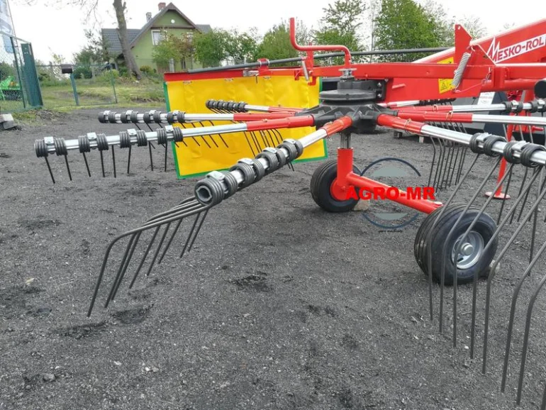 Zgrabiarka karuzelowa