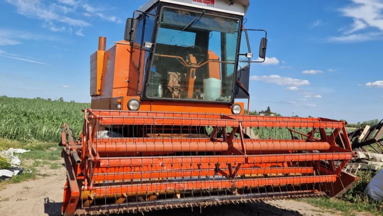 Kombajn Bizon Z 056