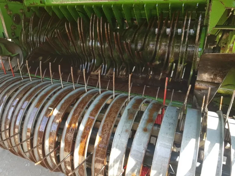 Prasa Krone vario pack 1800 prasa rolujaca multi cut Zmienno komorowa