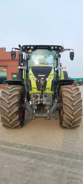 Claas Axion 810