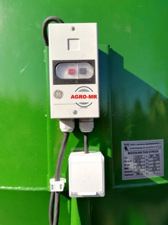 Mieszalnik pasz 1000kg H037/2