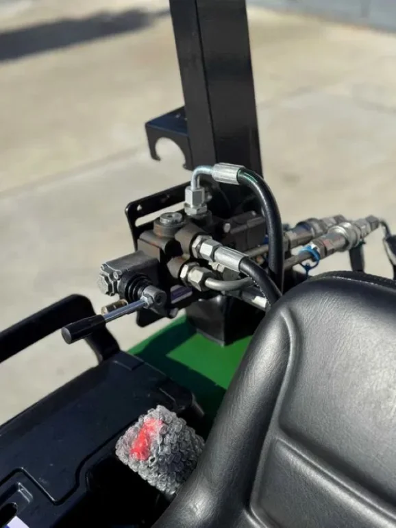 Traktorek LAND z kosiarką międzyosiową Seria X25,4x4,25hp,wspomaganie