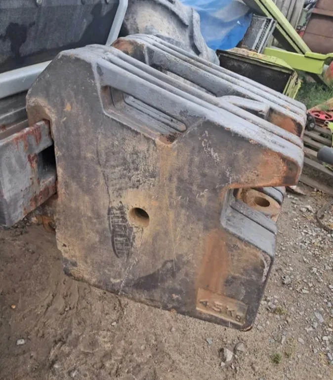 Obciazniki massey Ferguson 45kg 8 sztuk plus zaczepowy