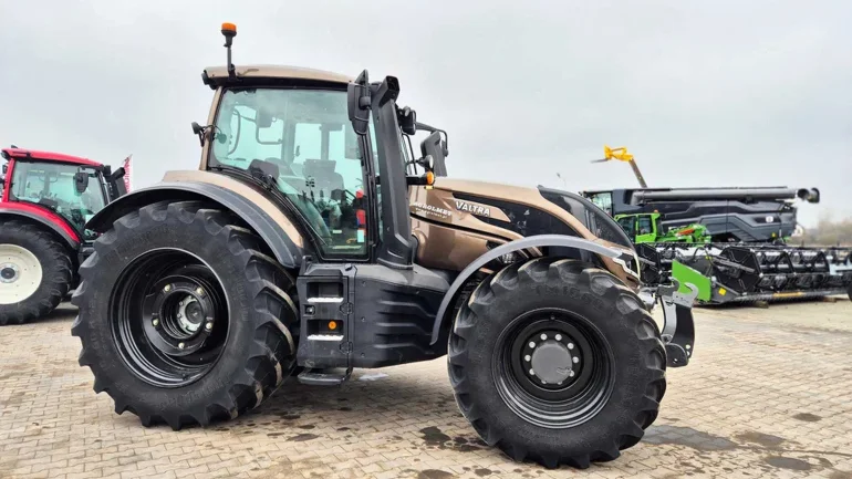 Ciągnik rolniczy Valtra T215 Versu Finansowanie 0%, pełna gwarancja