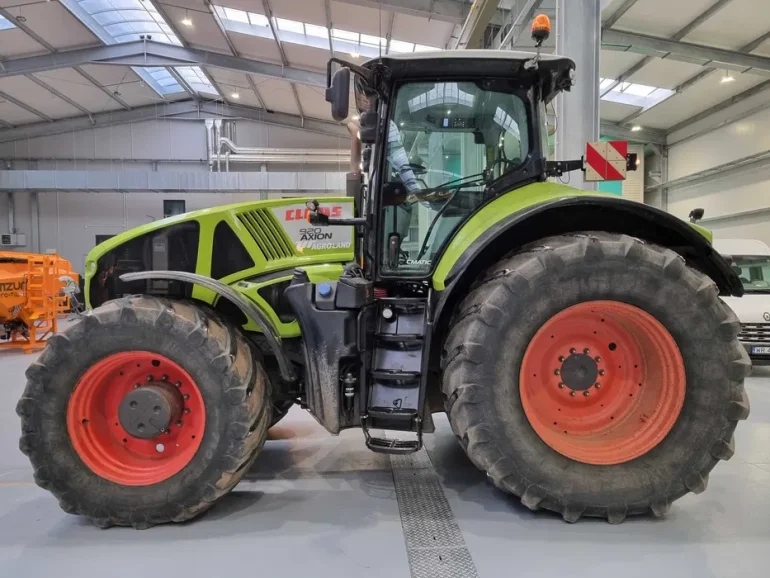 Ciągnik rolniczy Claas Axion 920 rok 2014
