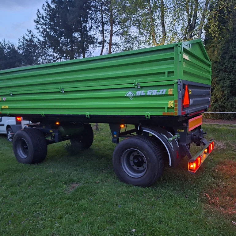 Przyczepa rolnicza Ładowność 7865 kg