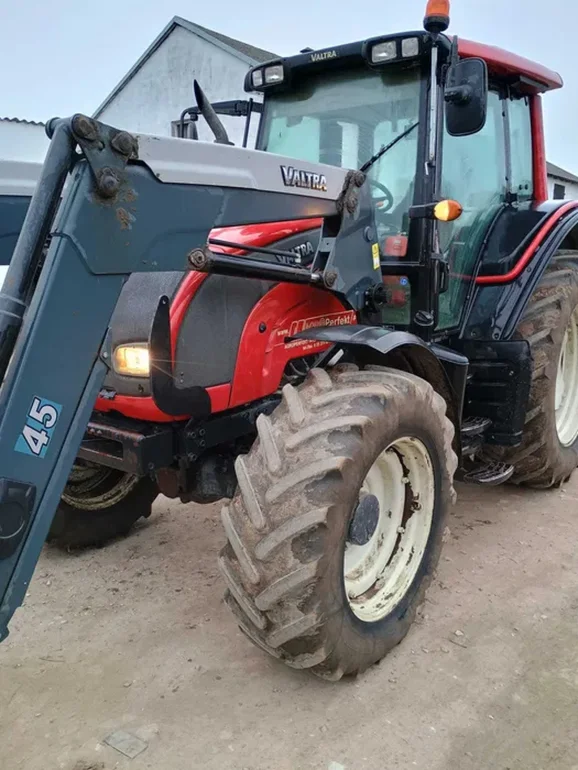 Ciągnik rolniczy VALTRA N111