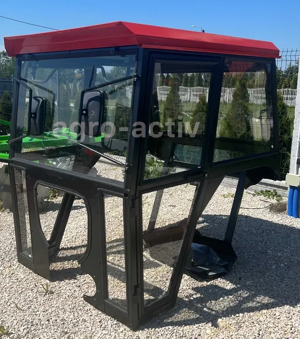 Kabina C-330C-360 bez błotników kraj