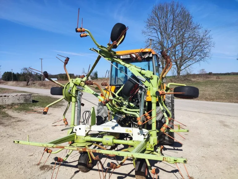 Rozbijak przetrząsacz roztrząsacz pokosów Claas Volto 770
