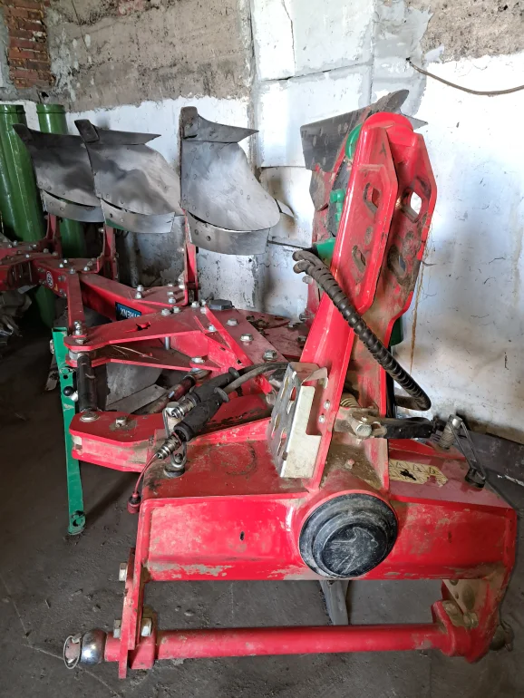 Sprzedam pług obrotowy Agro Masz