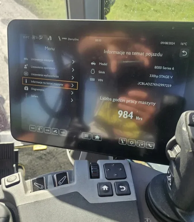 Jcb fastrac 8330 icon 2023r 1000mth tuz wom