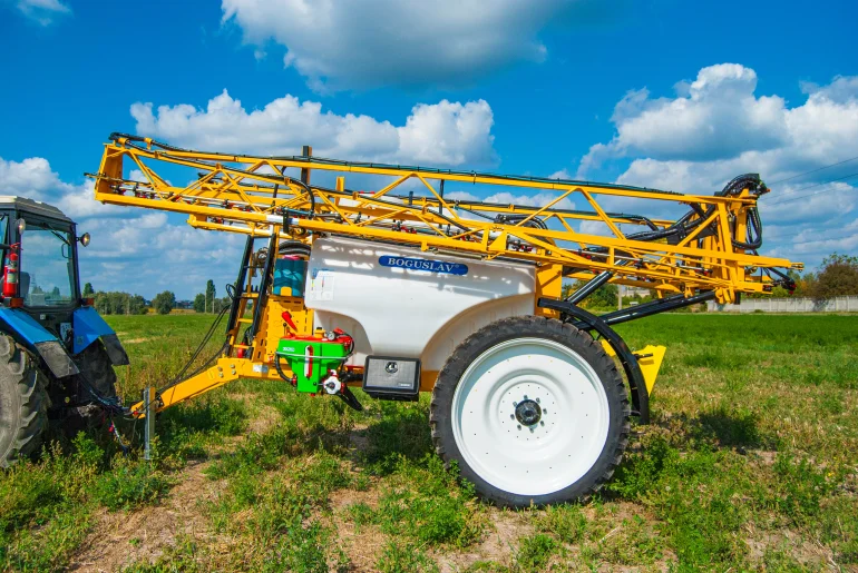 Opryskiwacze zaczepiane Boguslav - Titan pro 24m-28m Belka robocza