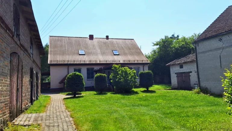 Stajnia , Obora , Stodoła , Dom - wieś Rzepczyno