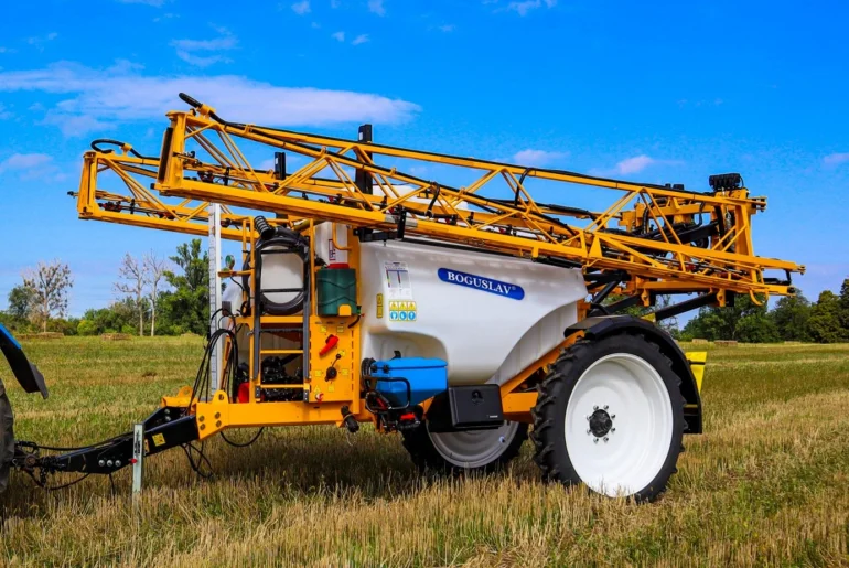 Opryskiwacze zaczepiane Boguslav - Titan pro 24m-28m Belka robocza