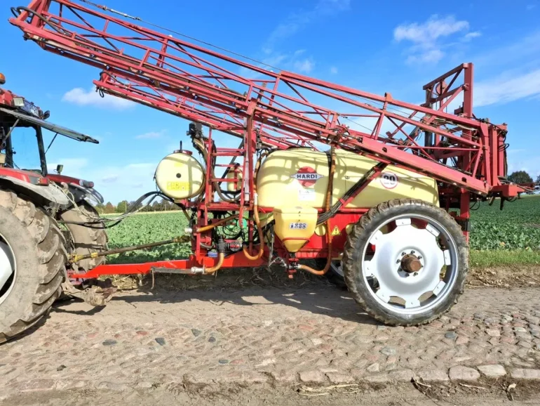 Opryskiwacz Hardi 2400l 24/21m Jaskółki Pełna Hydraulika stan BDB!