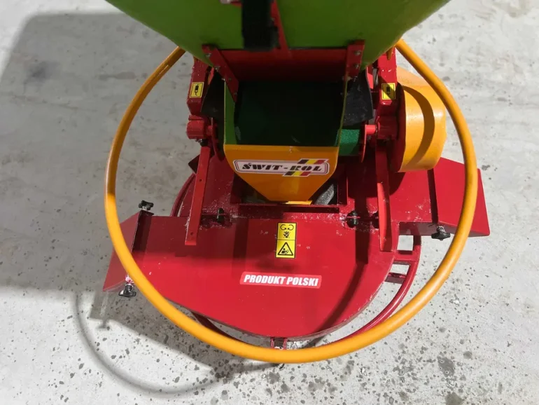 Rozsiewacz sadowniczy 300- 400- 600kg na taśmę do wapna --RATY dostawa