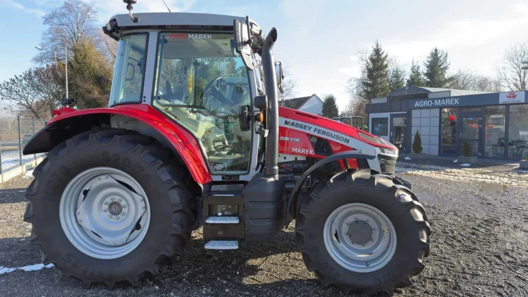 Ciągnik Massey Ferguson 5S.115 Dyna-4 Essential WYPRZEDAŻ 2024